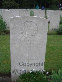 Etaples Military Cemetery - Hardy, William James